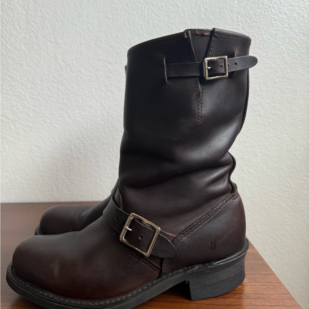 Frye Women’s Engineer Leather Moto Boot Size 8 - Picture 4 of 6